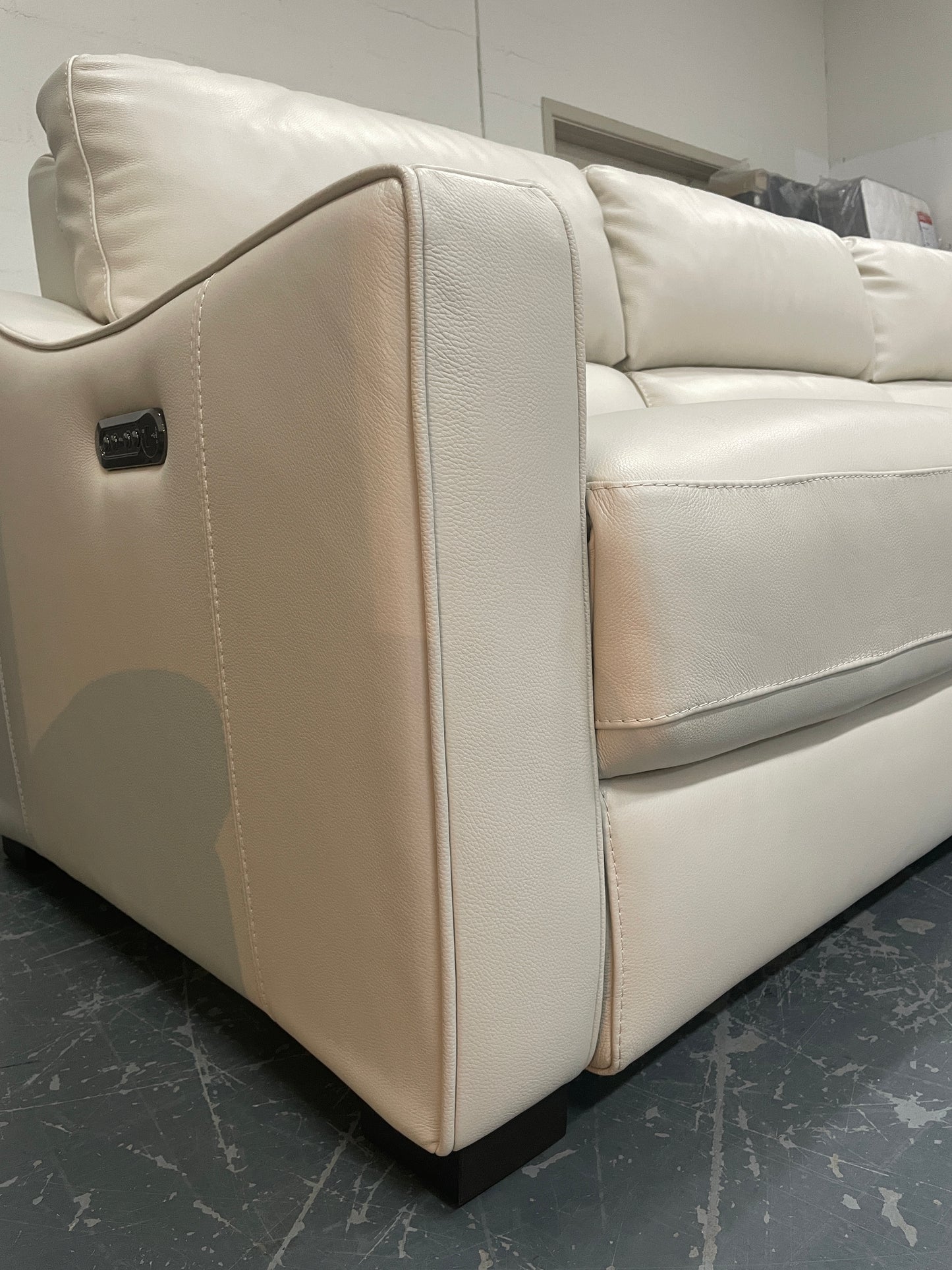 Freedom Clearance Autograph 5 Seater Electric Recliner