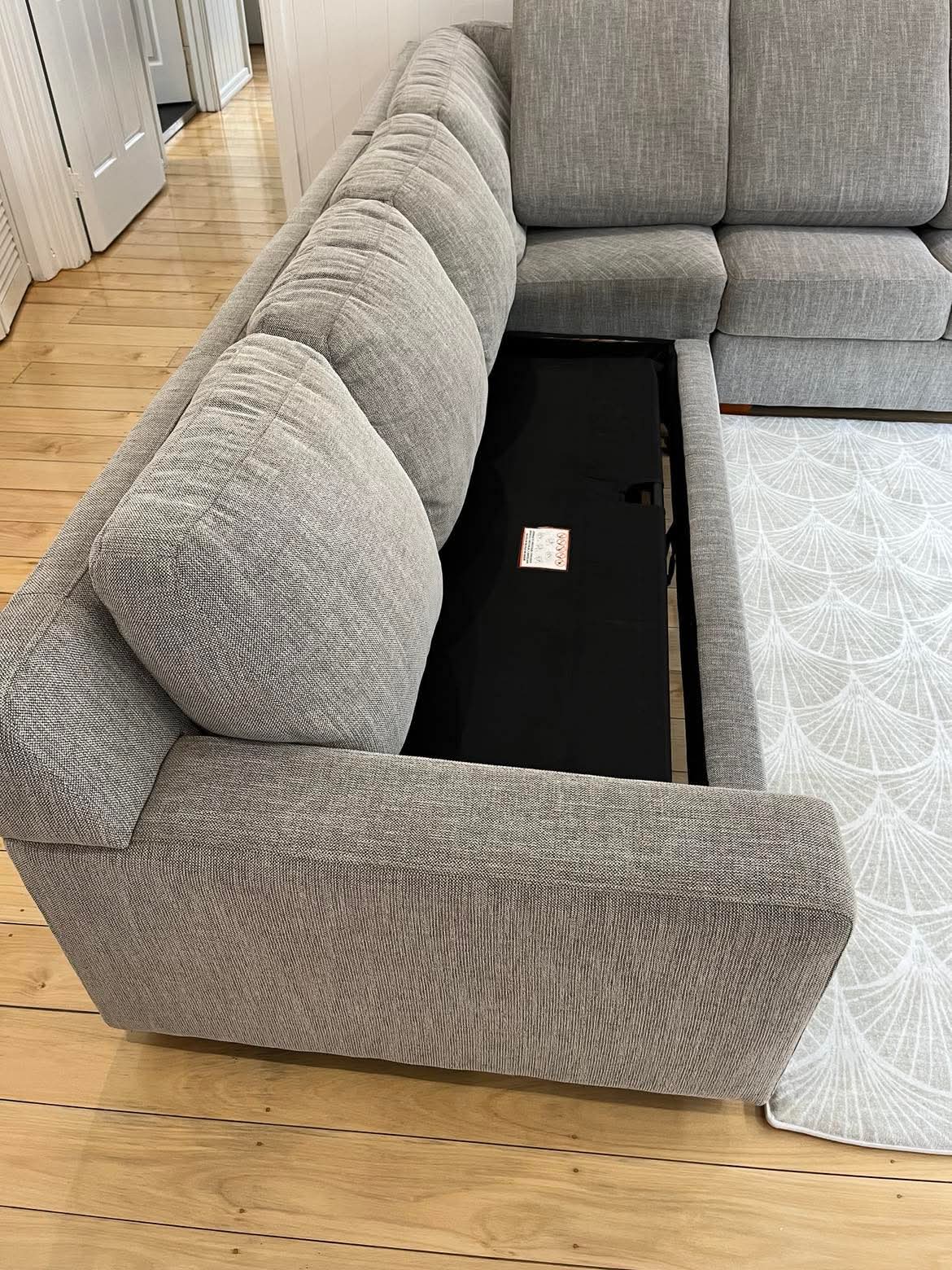 Plush Modular Sofa w/ Sofabed