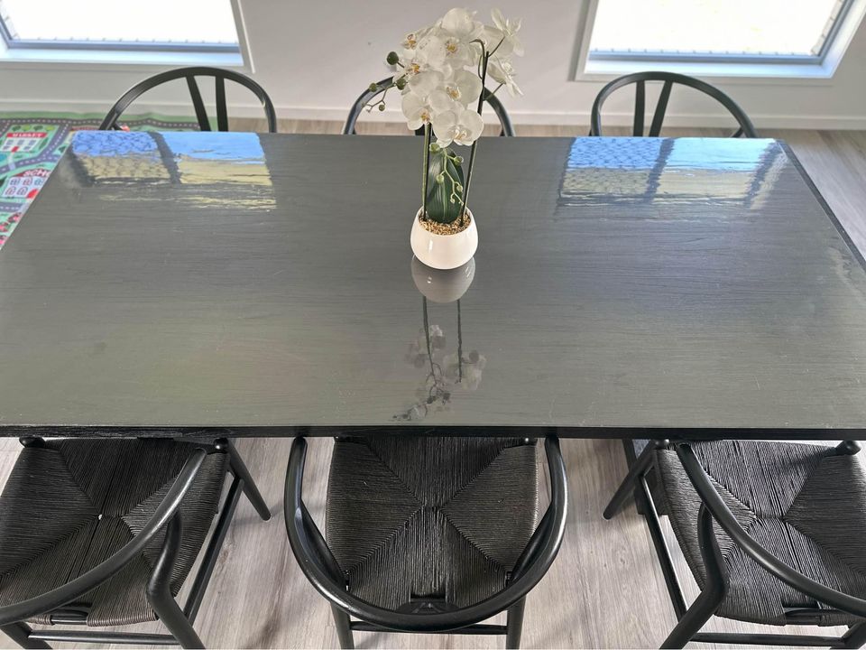 James Lane Balmain Dining Table and 6 x Wishbone Chairs