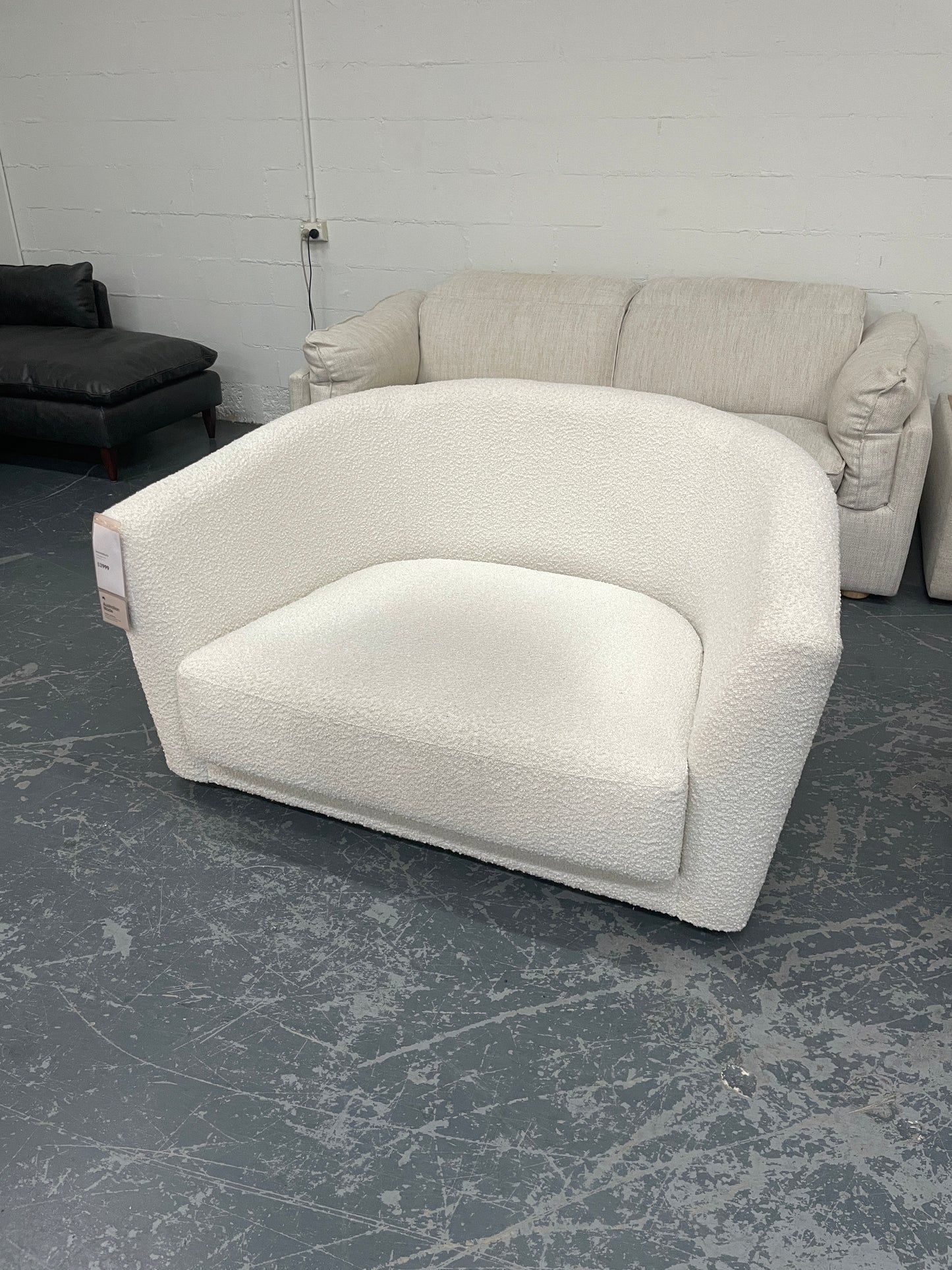 Freedom Ex-Display Hawksbury Snuggle Chair