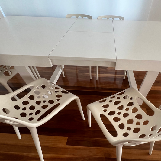 Extendable Dining Table w/ Calligaris Dining Chairs (8)