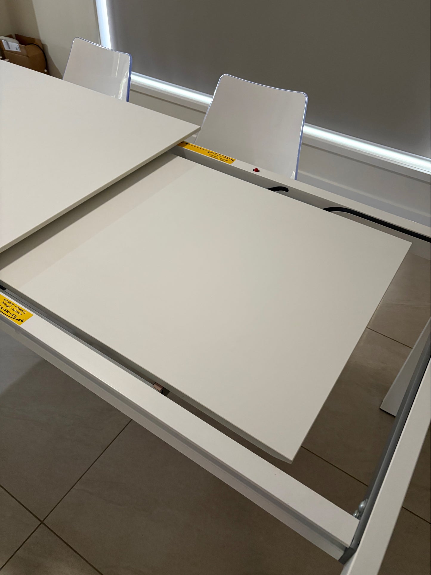 Baron Calligaris Extendable Table and 4 Dining Chairs