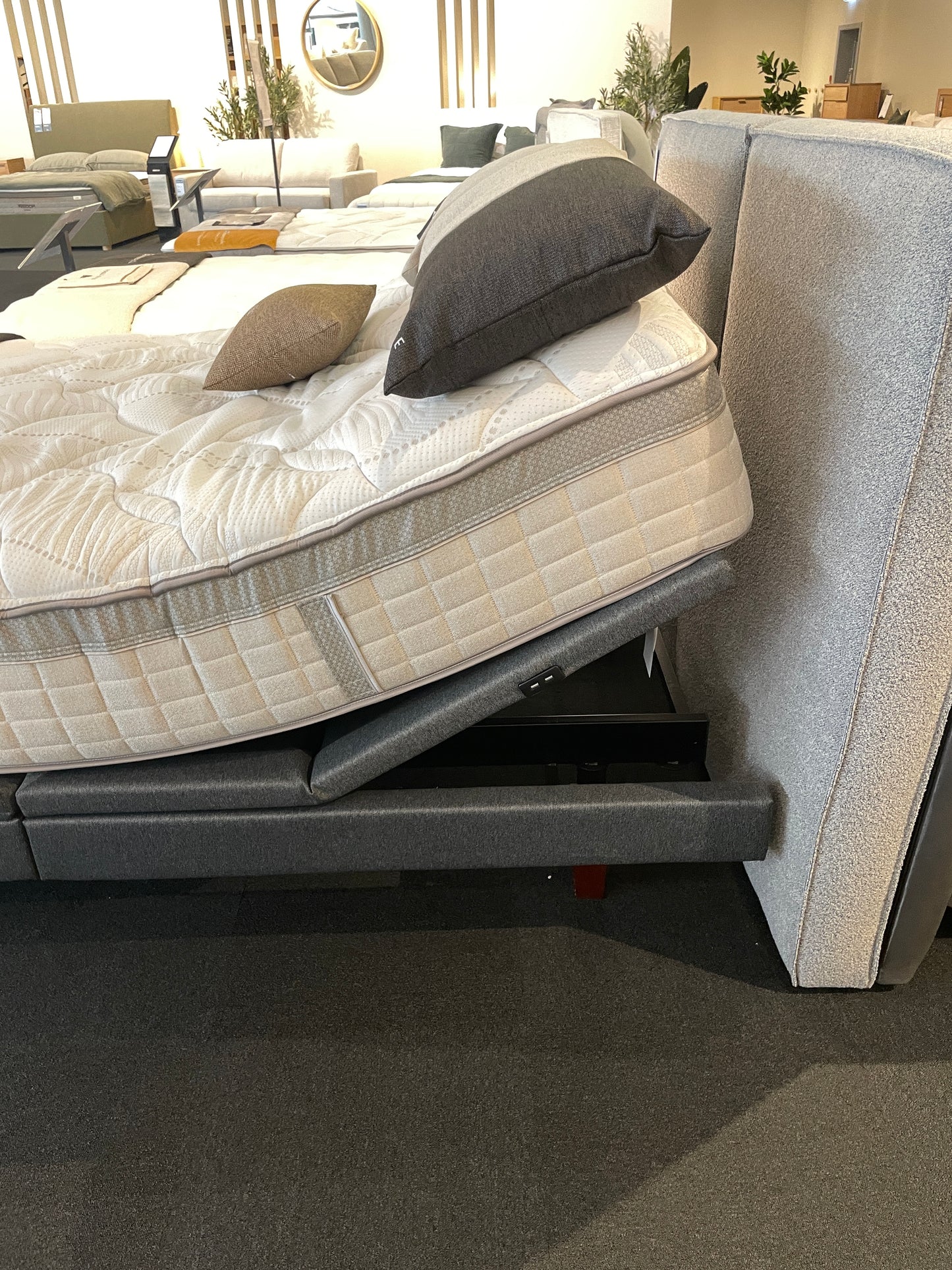 Sealy Ex-Display Energise Queen Adjustable Base