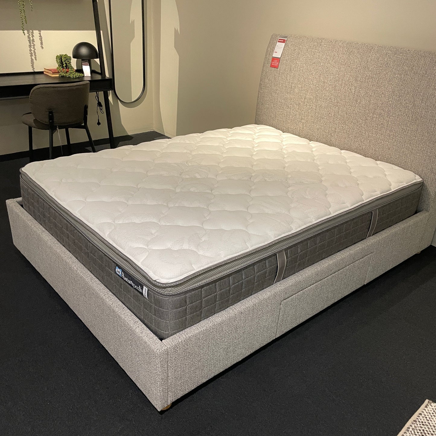 Sealy Ex-Display Halo Queen Plush Mattress