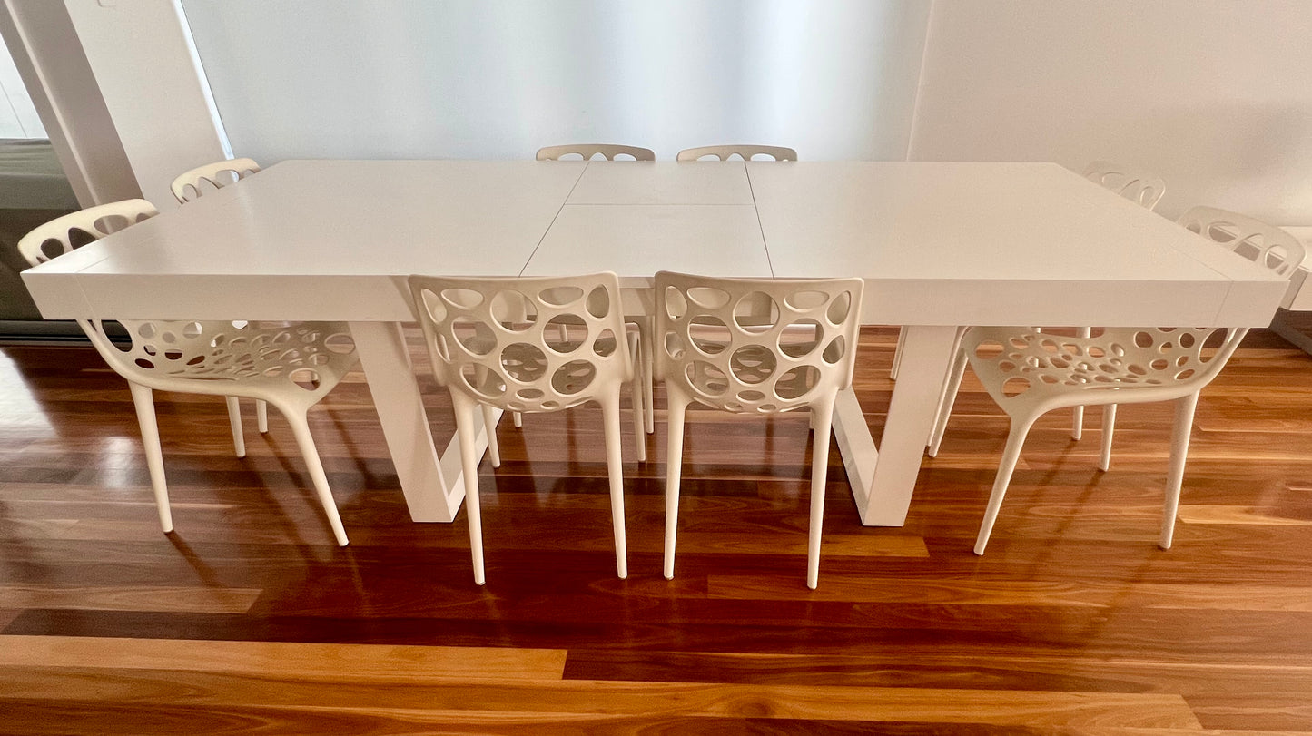 Extendable Dining Table w/ Calligaris Dining Chairs (8)
