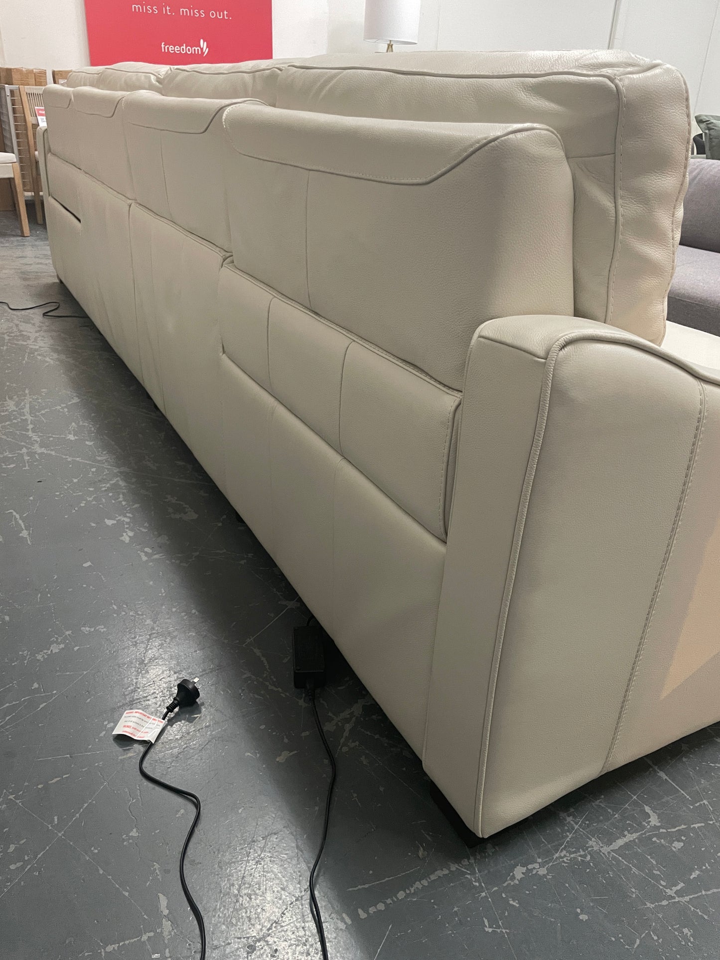 Freedom Clearance Autograph 5 Seater Electric Recliner