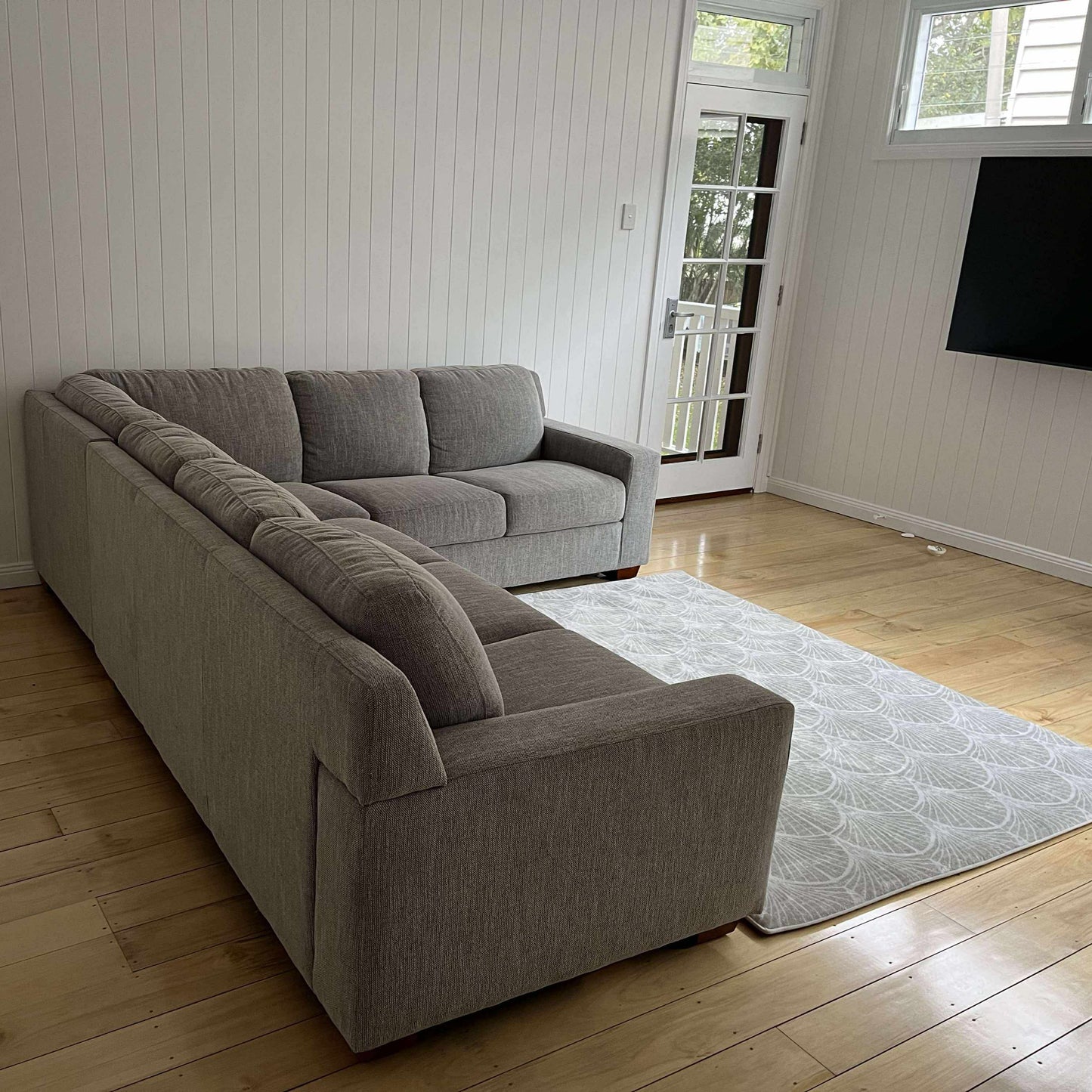 Plush Modular Sofa w/ Sofabed