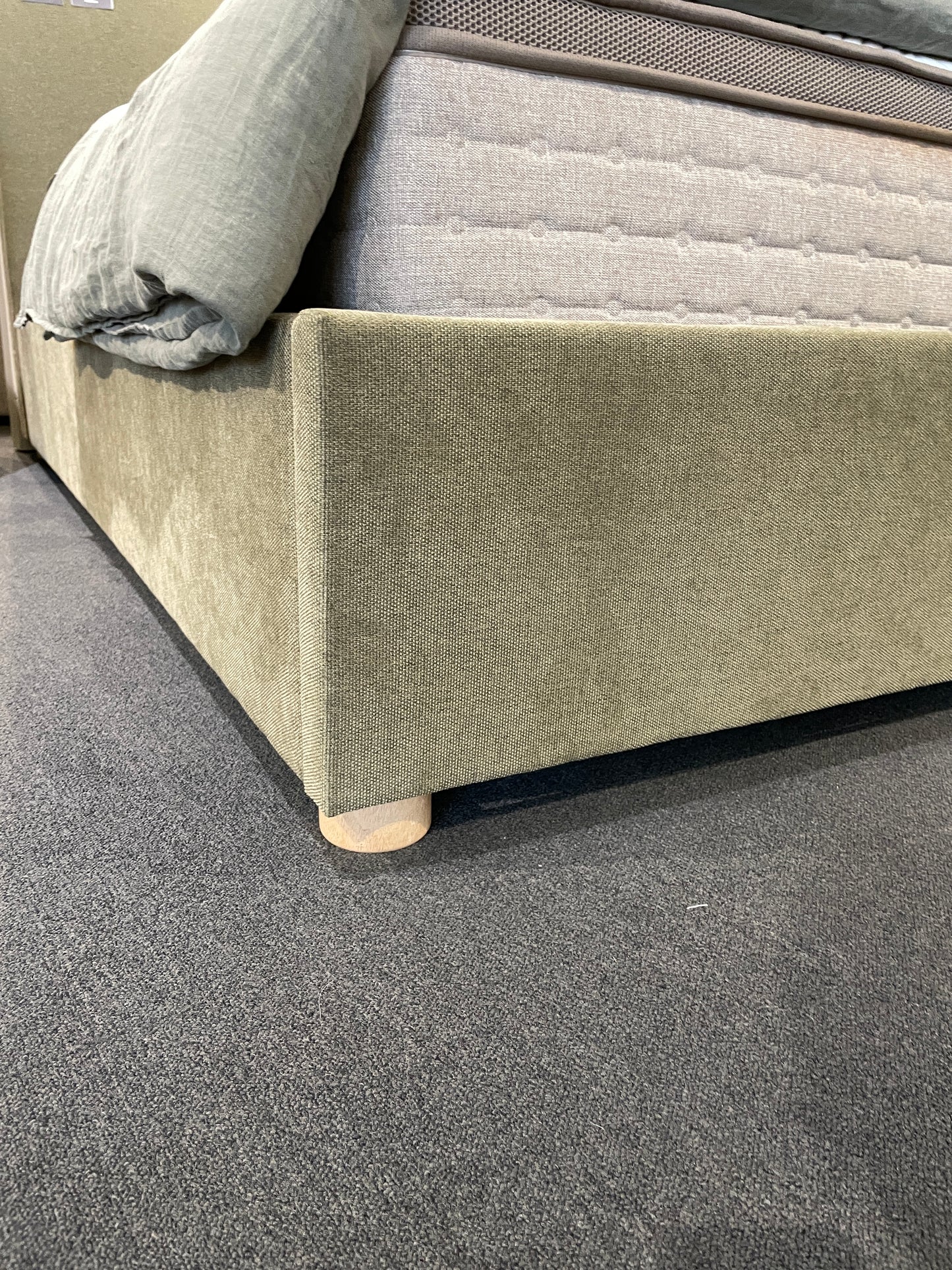 Freedom Ex-Display Alina Queen Bed