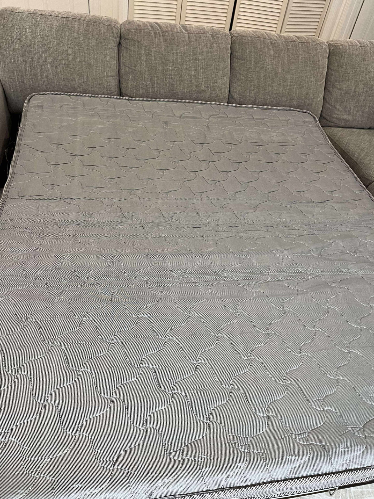 Plush Modular Sofa w/ Sofabed