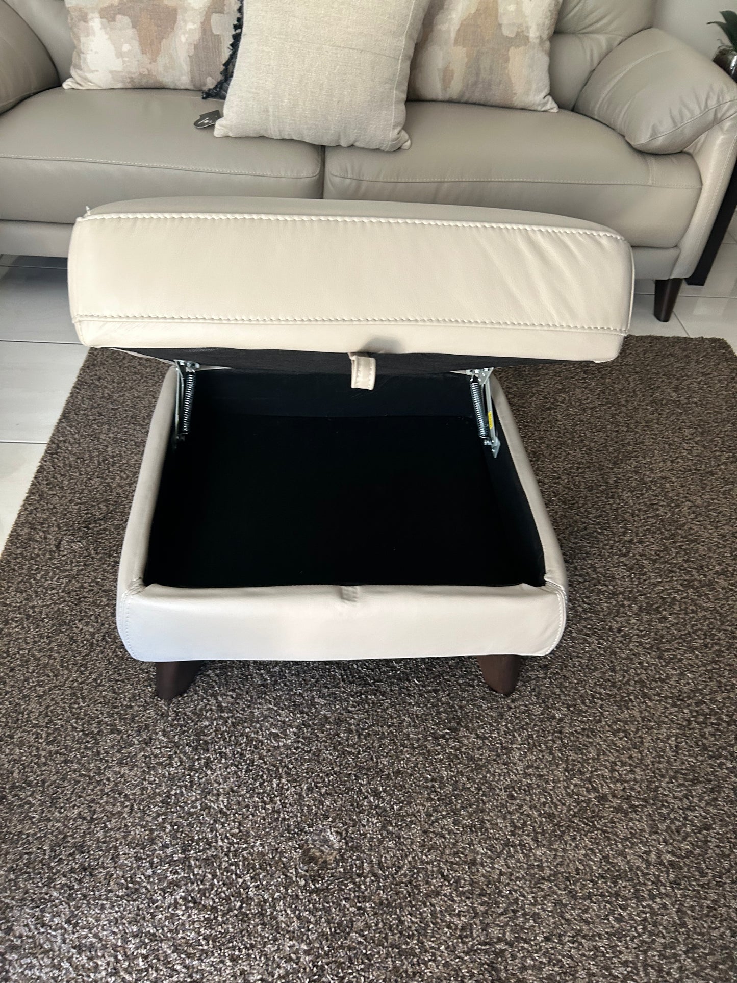 Freedom Pre-Loved Luka Leather 3 Seater and 2 Seater Sofa w/ Ottoman