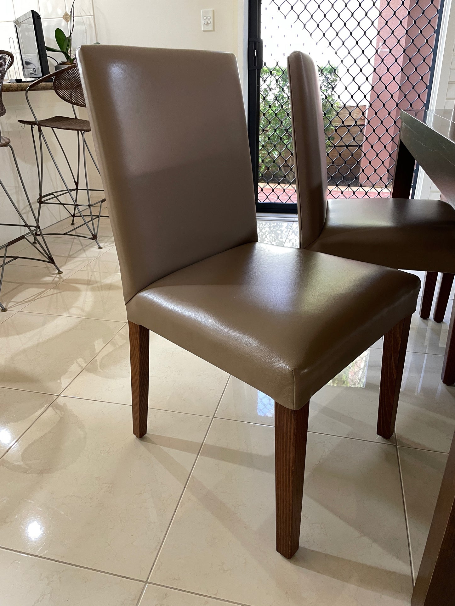 Jimmy Possum Dining Table + 8 Leather Chairs