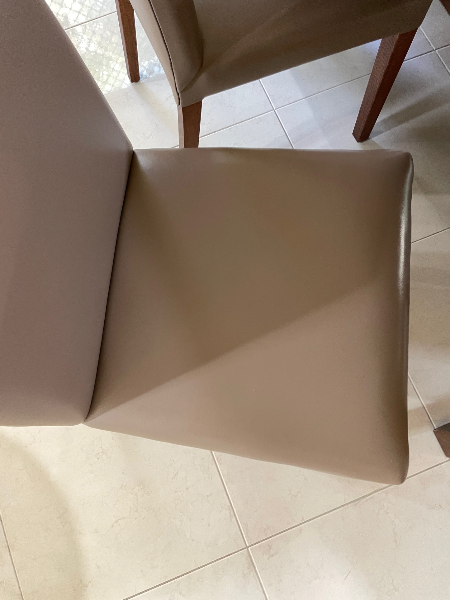 Jimmy Possum Dining Table + 8 Leather Chairs