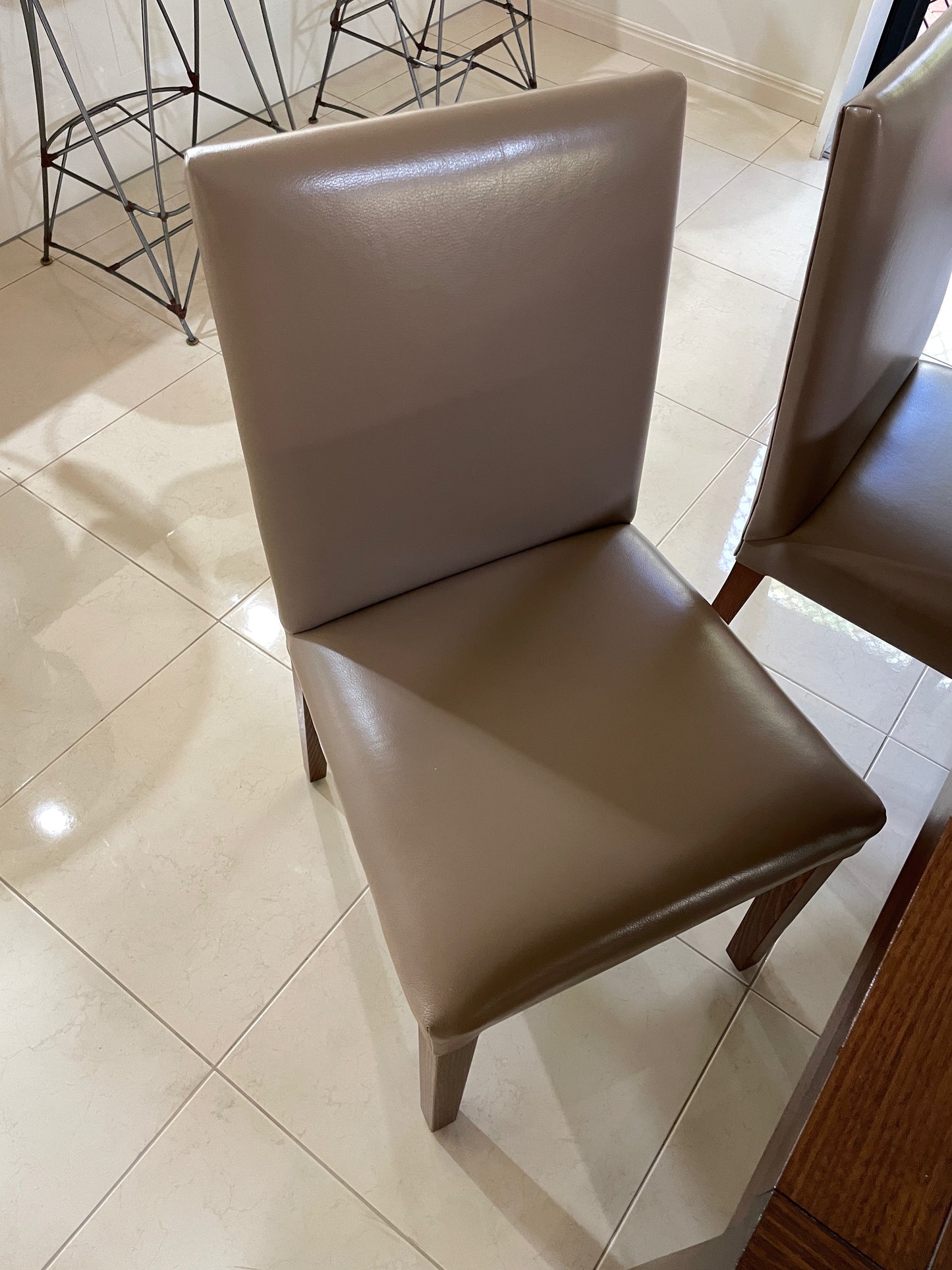 Jimmy Possum Dining Table + 8 Leather Chairs