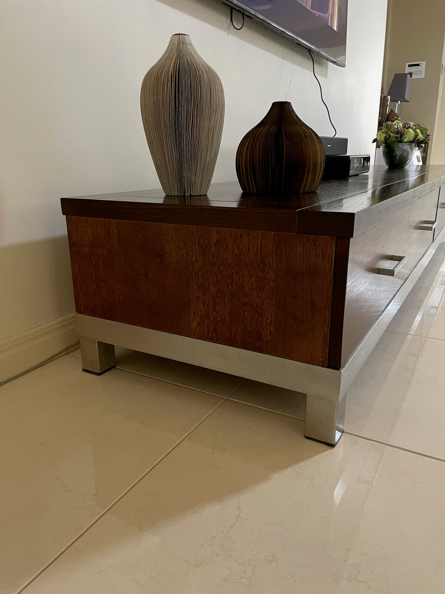 Jimmy Possum TV Unit