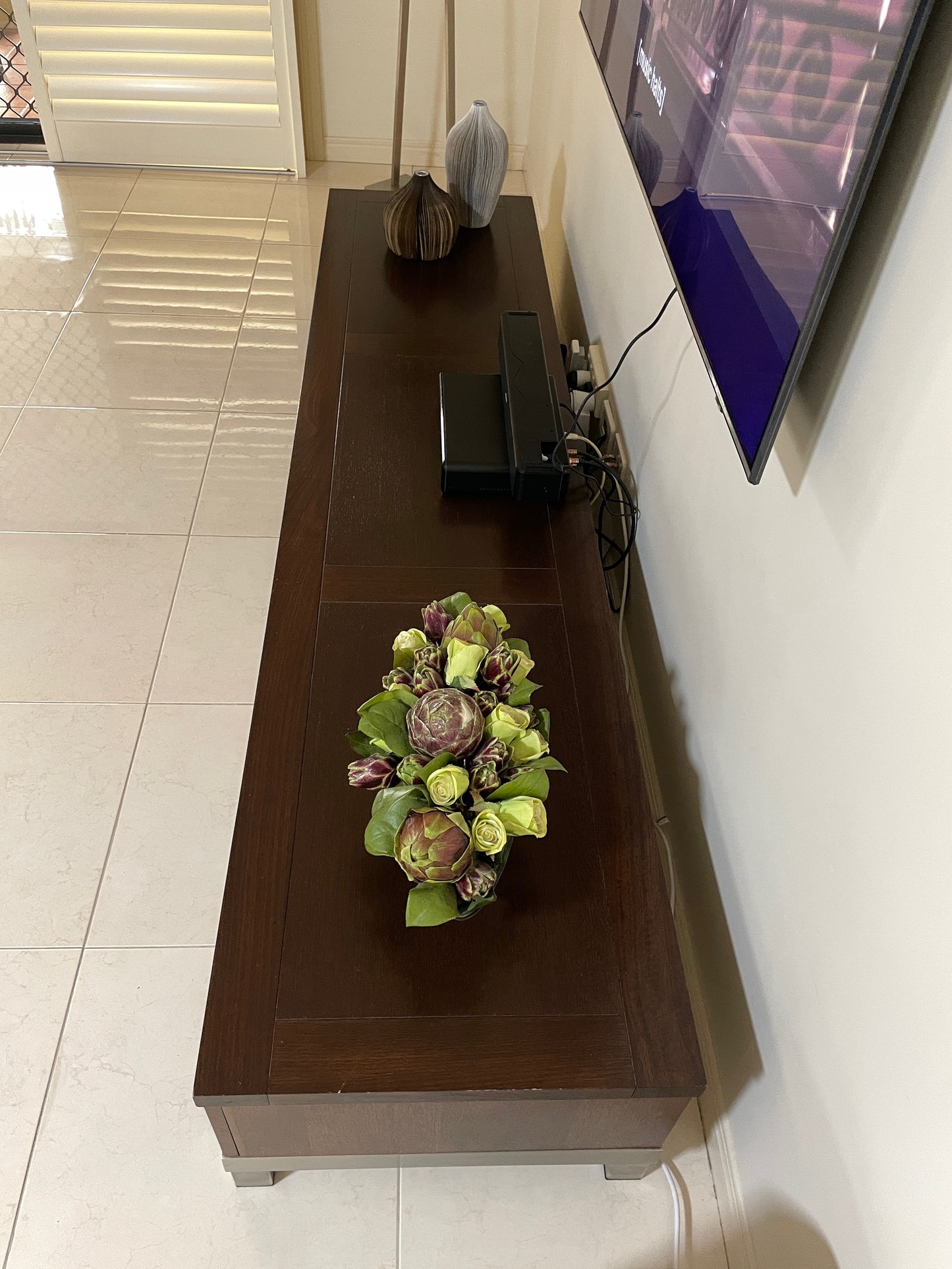 Jimmy Possum TV Unit