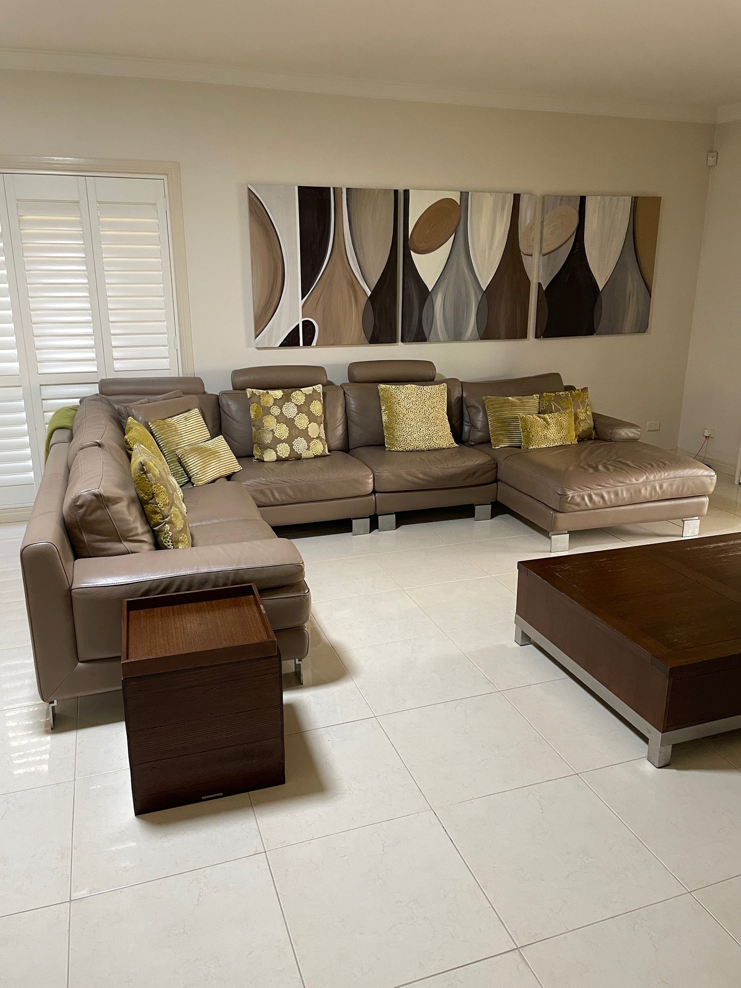 Modular Leather Lounge w/ Chaise in Taupe