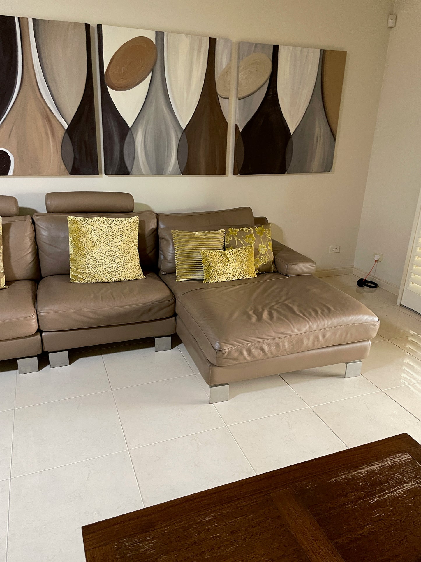 Modular Leather Lounge w/ Chaise in Taupe