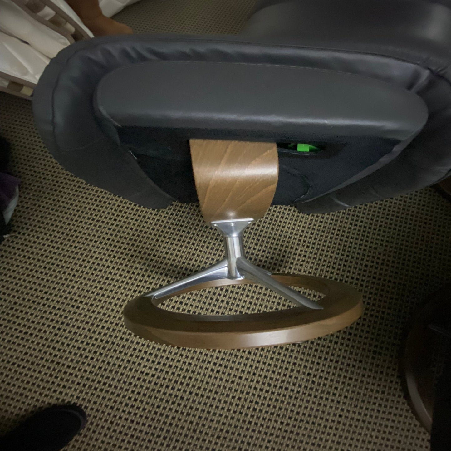 2 x Stressless Leather Adjustable Recliner Chairs