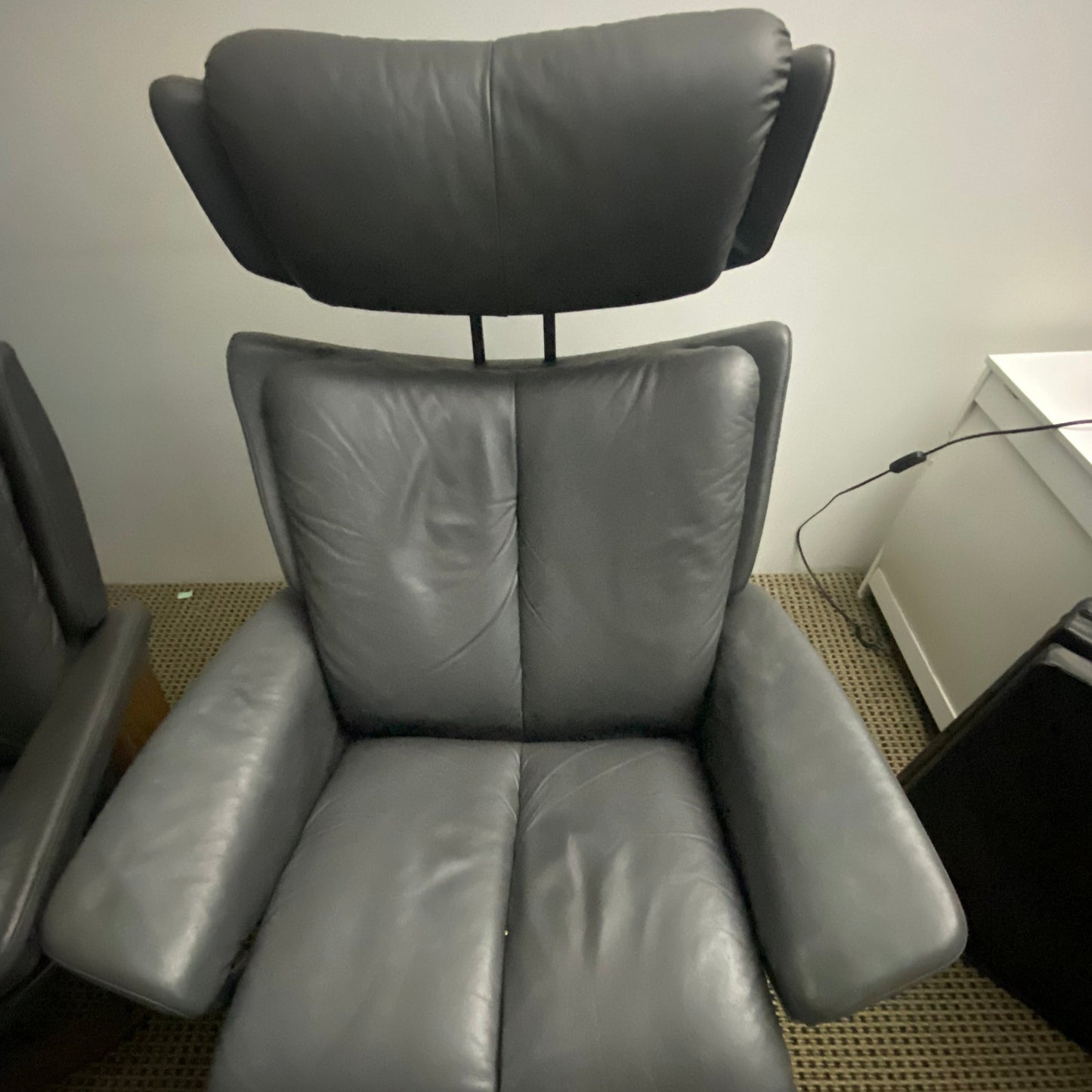 2 x Stressless Leather Adjustable Recliner Chairs