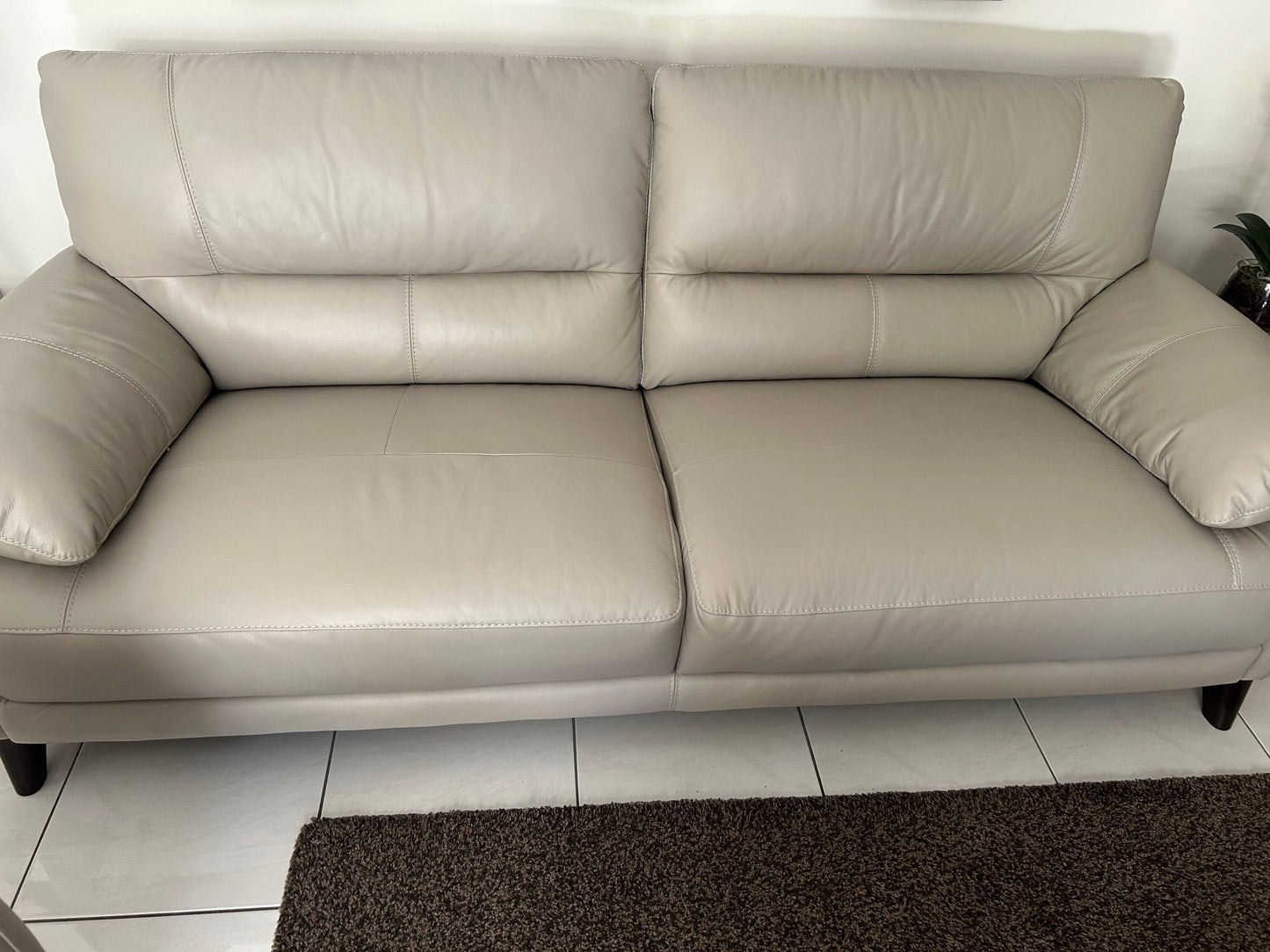 Freedom Pre-Loved Luka Leather 3 Seater and 2 Seater Sofa w/ Ottoman
