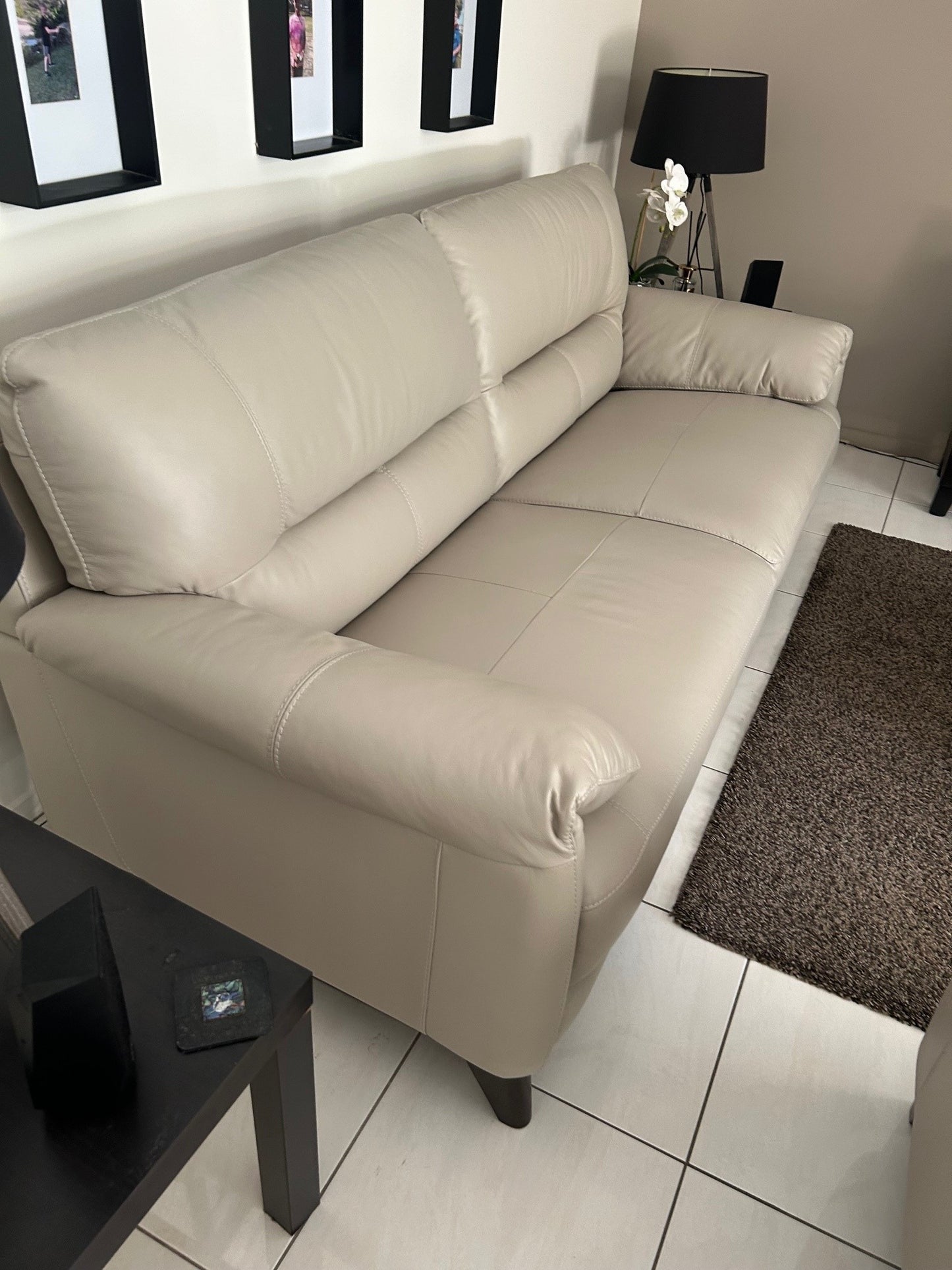 Freedom Pre-Loved Luka Leather 3 Seater and 2 Seater Sofa w/ Ottoman