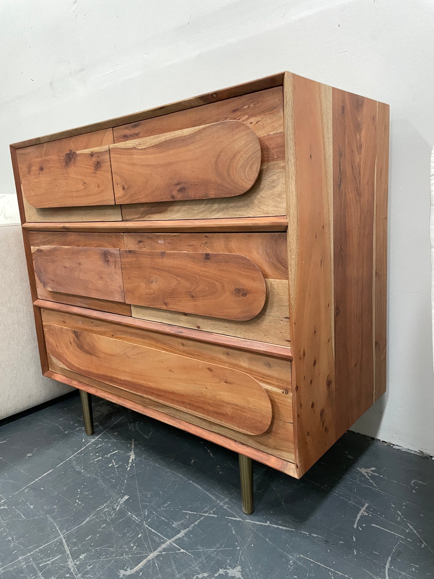 Freedom Ex-Display Capsule Dresser