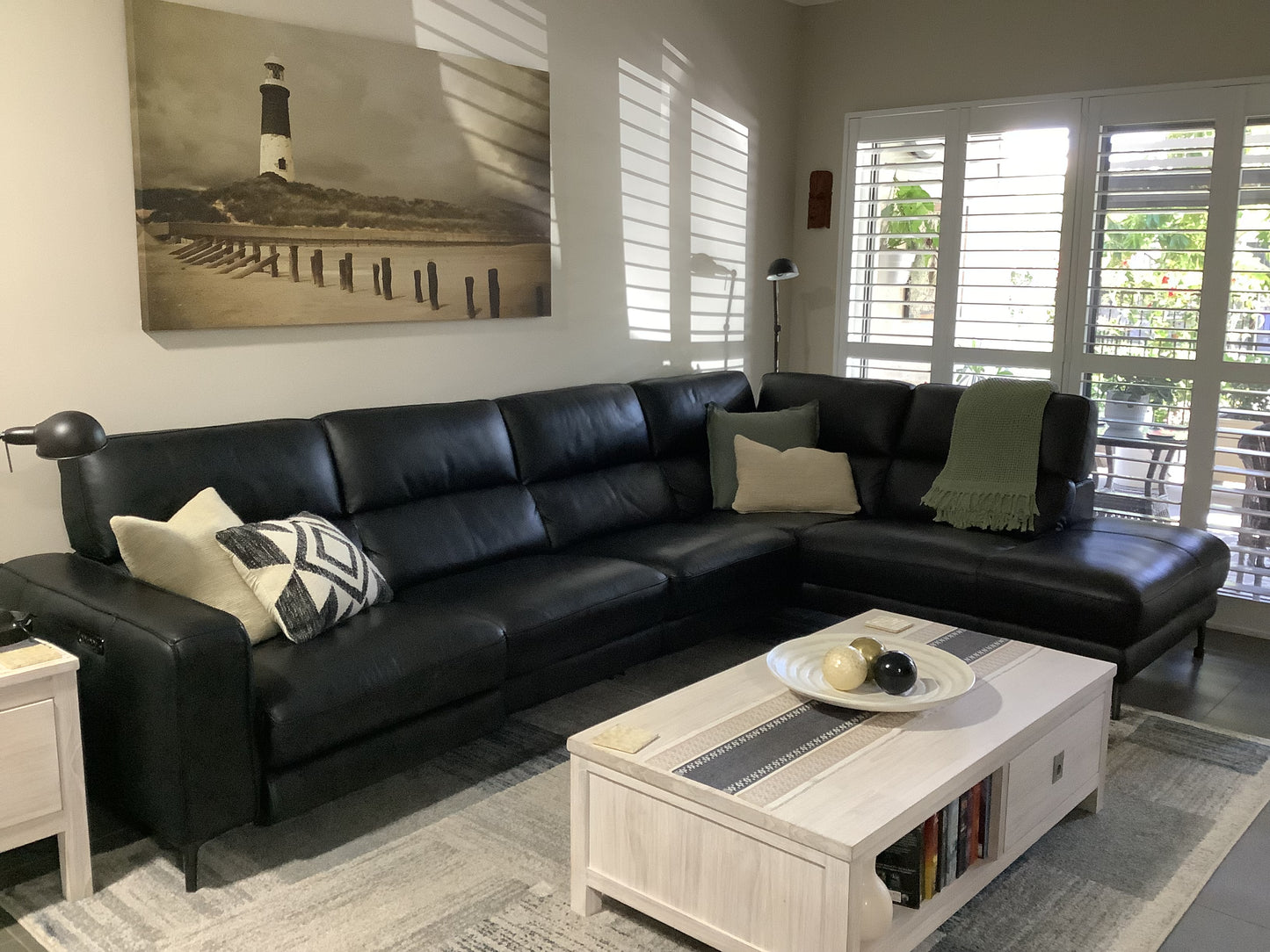 Freedom Leather Lounge w/ Recliner