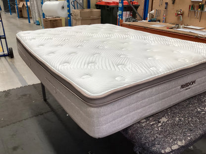 Freedom Stratus Medium Double Mattress
