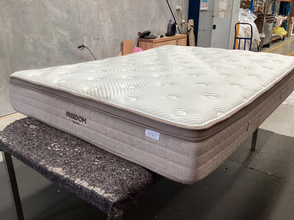 Freedom Stratus Medium Double Mattress