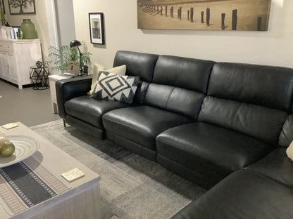 Freedom Leather Lounge w/ Recliner