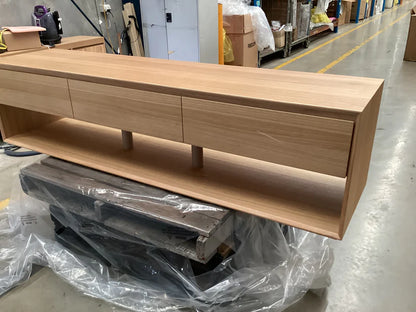 Freedom Burleigh Entertainment Unit