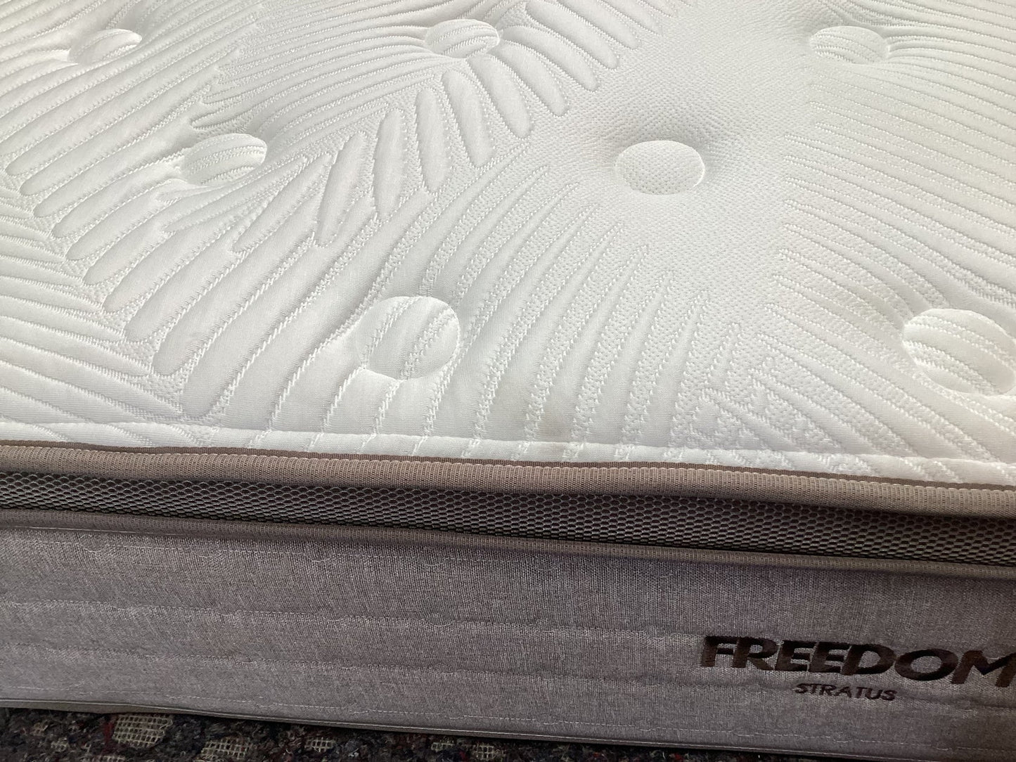 Freedom Stratus Medium Double Mattress
