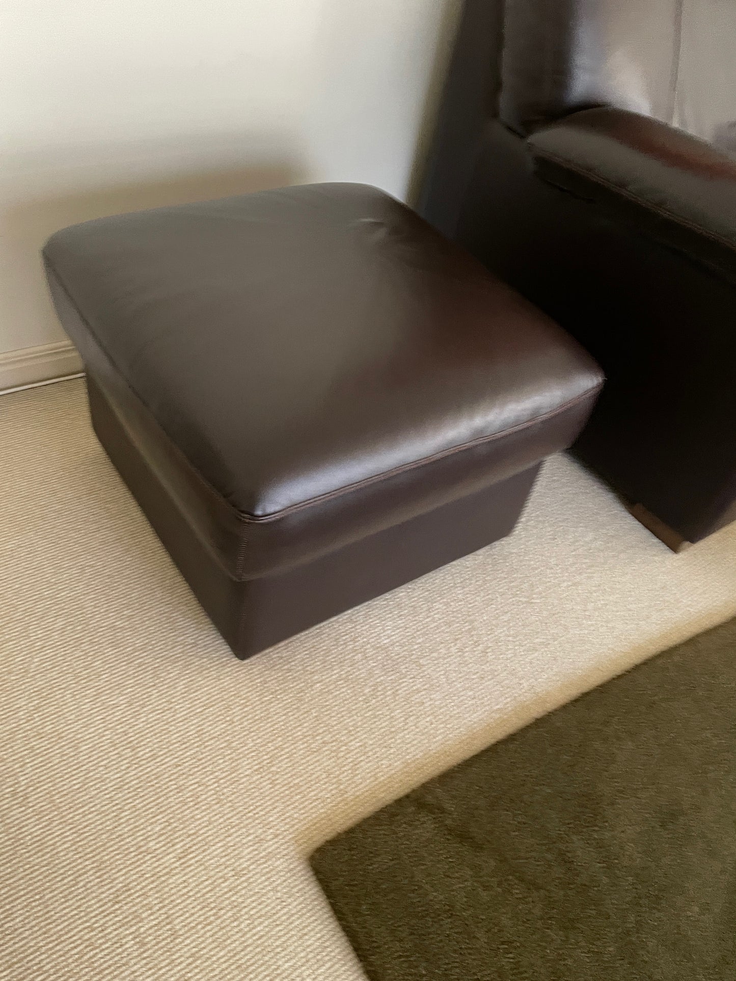 Brown Leather Lounge Suite w/ Ottoman